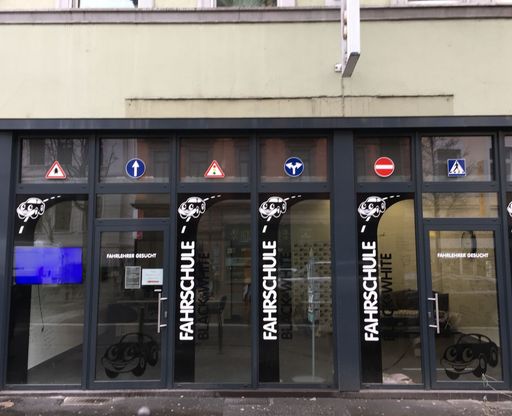 Fahrschule Black & White GmbH